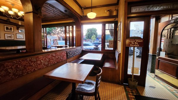 O'Malley's On Main by null