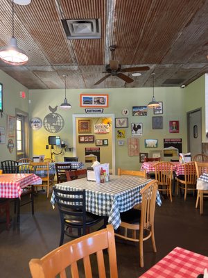 Gus's World Famous Fried Chicken by null