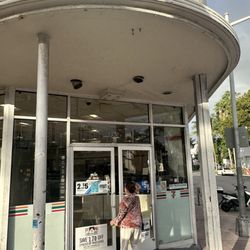 7-Eleven
