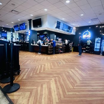 Par 3 Bar and Grille - Inside restaurant - American Near Me - Augusta, Georgia Par 3 Bar and Grille - Inside restaurant - American Near Me - Augusta, Georgia