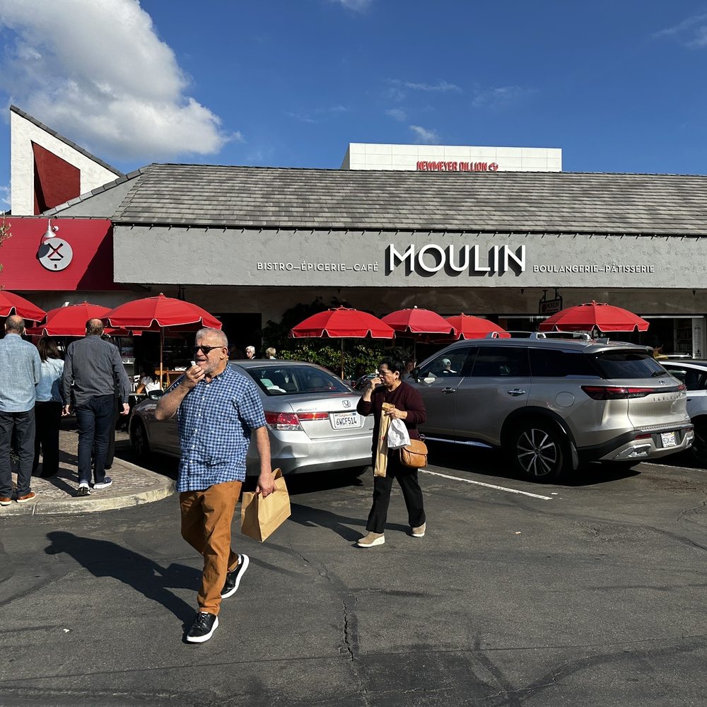 Moulin - Outside busy!! - Bakeries Near Me - Newport Beach, California Moulin - Outside busy!! - Bakeries Near Me - Newport Beach, California
