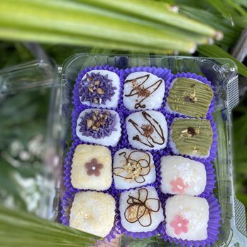 Izu’s Mochi - Clockwise from top left: Okinawan sweet potato, chocolate cookie, matcha, coconut macadamia, peanut butter chocolate, kinako - Desserts Near Me - Honolulu, Hawaii Izu’s Mochi - Clockwise from top left: Okinawan sweet potato, chocolate cookie, matcha, coconut macadamia, peanut butter chocolate, kinako - Desserts Near Me - Honolulu, Hawaii