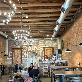 Hickory Tree Grill - Dining room - Barbeque Near Me - Joshua, Texas Hickory Tree Grill - Dining room - Barbeque Near Me - Joshua, Texas
