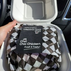 Chic Chic Chicken - Crispy chicken burger
