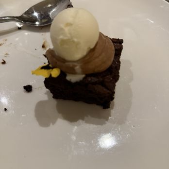 Hugos - French Near Me - Dublin, D