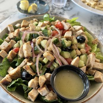 KC Bistro - Mediterranean salad with diced chicken - Korean Near Me - Weston, Florida KC Bistro - Mediterranean salad with diced chicken - Korean Near Me - Weston, Florida