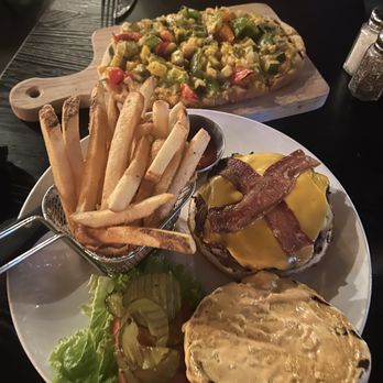 The Gramercy - burger - Lounges Near Me - Lakeway, Texas The Gramercy - burger - Lounges Near Me - Lakeway, Texas
