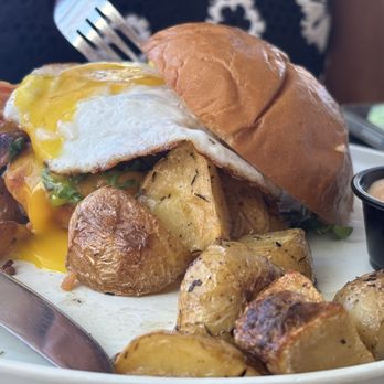 Everyday Eatery - Bacon and Fried Egg Sandwich - Cafes Near Me - Irvine, California