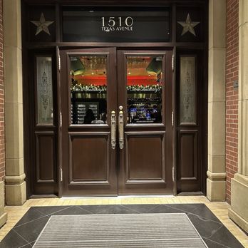 Vic & Anthony's Steakhouse - Front entrance - Steakhouses Near Me - Houston, Texas Vic & Anthony's Steakhouse - Front entrance - Steakhouses Near Me - Houston, Texas
