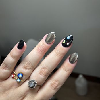 Logan Square Nail Salon - Nails - Nail Salons Near Me - Chicago, Illinois
