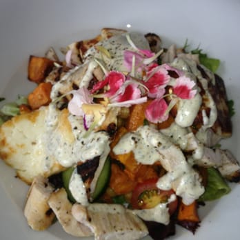 Settlement on Quay - Chicken and haloumi salad - Restaurants Near Me - Sydney, NSW