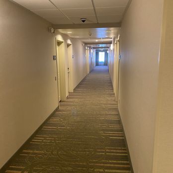 Hampton Inn & Suites Astoria - Hallway - Hotels Near Me - Astoria, Oregon Hampton Inn & Suites Astoria - Hallway - Hotels Near Me - Astoria, Oregon