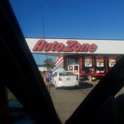 Autozone - store front nice and clean
