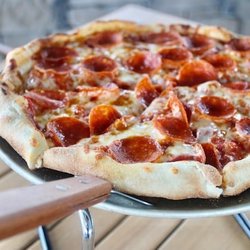 Argent Lakes Pub & Pizzeria