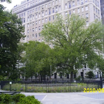 Stuyvesant Square - Dog Parks Near Me - New York, New York