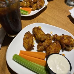Oven baked wings with Memphis hot sauce
