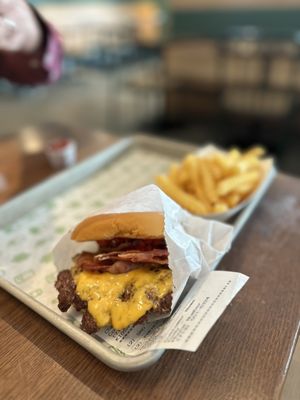 Shake Shack Katy Freeway by null