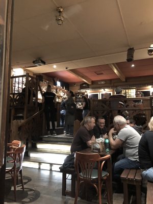 Broderick Irish Pub Elmshorn – Bier, Burger, Live-Musik & Events by null