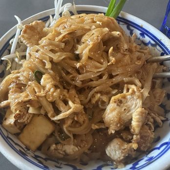 Pineapple Thai - Thai Near Me - Cupertino, California
