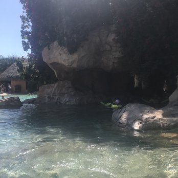 Discovery Cove - Amusement Parks Near Me - Orlando, Florida