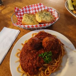 Spaghetti & Meatballs