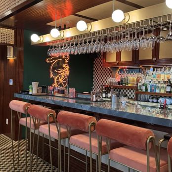 Peya - Great decor! - French Near Me - Vancouver, British Columbia