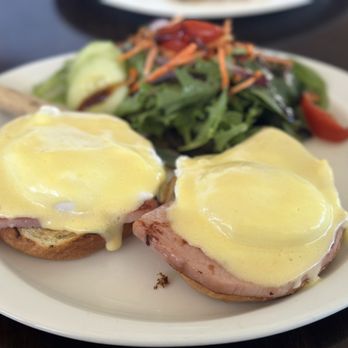 Cafe Le Reve - Pouched eggs on ham and toasted croissant bun - Breakfast & Brunch Near Me - Riverside, California