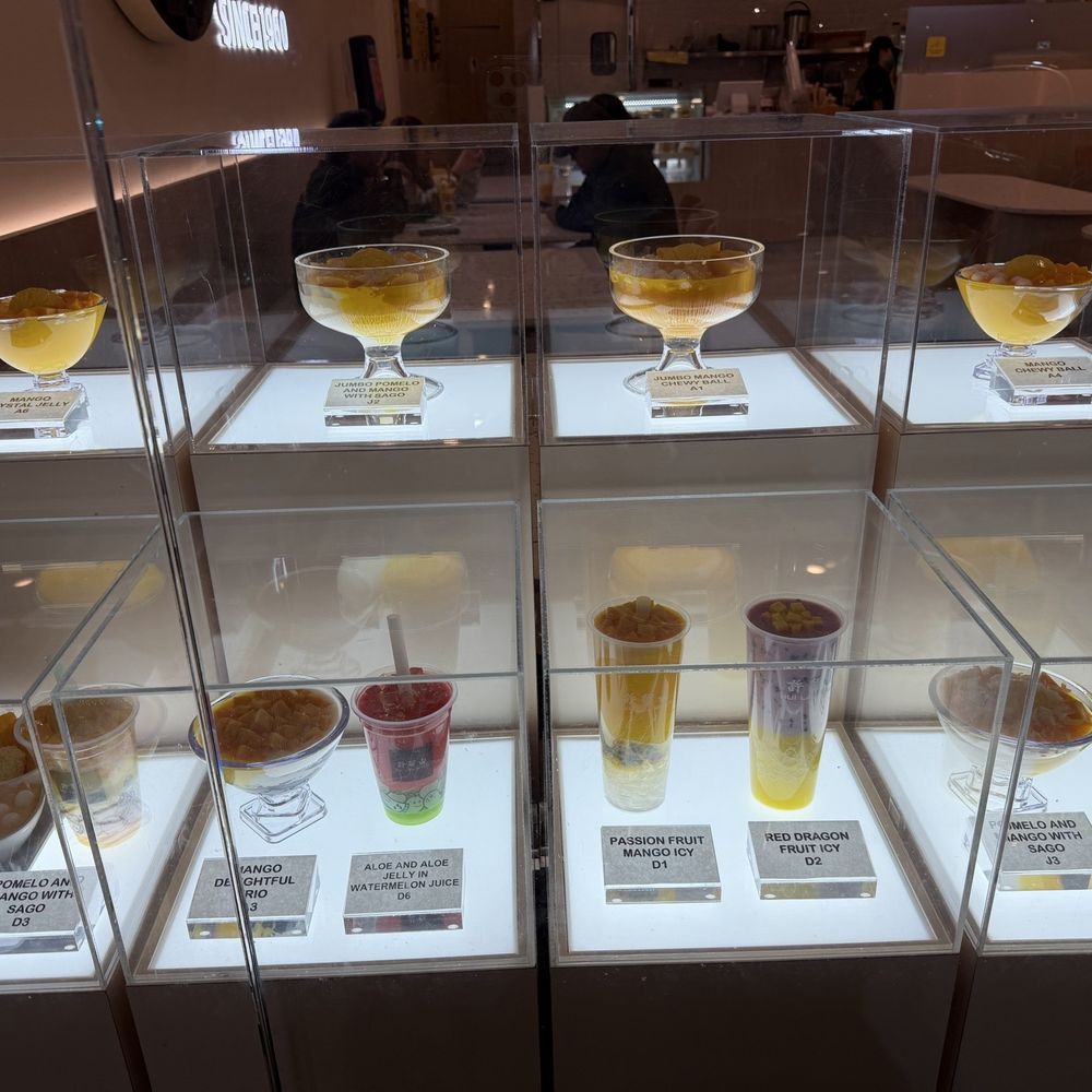 Hui Lau Shan - Display of delights - Desserts Near Me - Houston, Texas