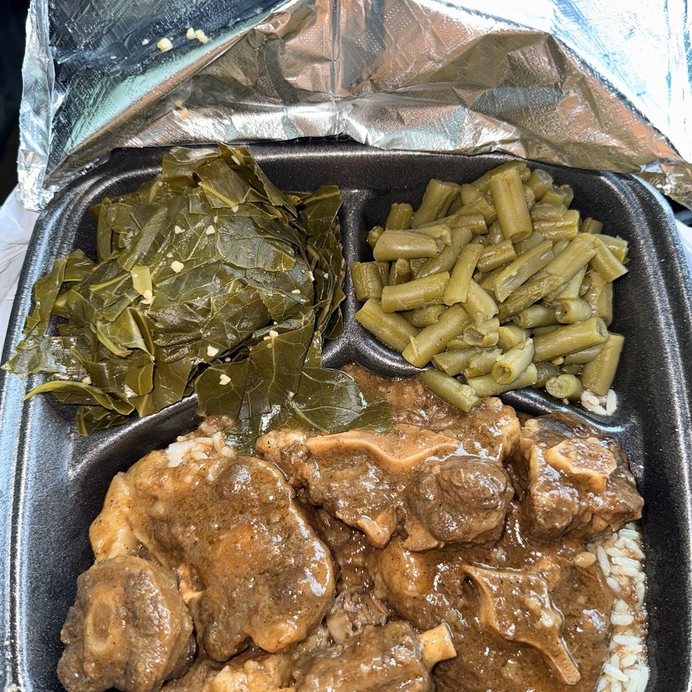 The Flavor Station - Oxtails and gravy, collard greens, and green beans. - Soul Food Near Me - Baytown, Texas The Flavor Station - Oxtails and gravy, collard greens, and green beans. - Soul Food Near Me - Baytown, Texas
