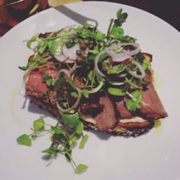 Raw beef,focaccia and holandaise sauce