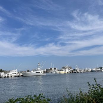 Cowfish - New American Near Me - Hampton Bays, New York
