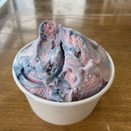 Cotton candy, ice cream "single serve"... heaping!