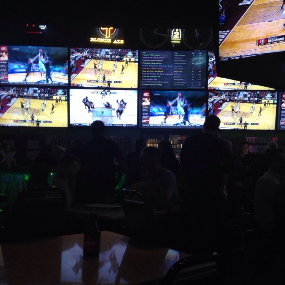 Drunken Donkey - Wall of tv's! - American Near Me - The Colony, Texas