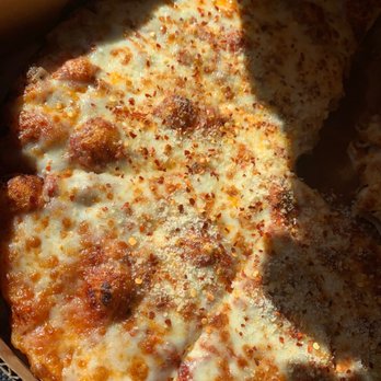 Round Table Pizza - Medium cheese pizza - Pizza Near Me - Burbank, California
