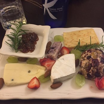 Blue Heron Bed and Breakfast - Cheese platter! - Bed & Breakfast Near Me - Mandeville, Louisiana Blue Heron Bed and Breakfast - Cheese platter! - Bed & Breakfast Near Me - Mandeville, Louisiana