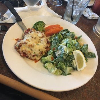 Bozzinis Restaurant - Greek Near Me - Surrey, British Columbia Bozzinis Restaurant - Greek Near Me - Surrey, British Columbia