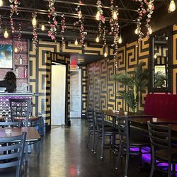 Noir Restaurant & Lounge - Inside decor