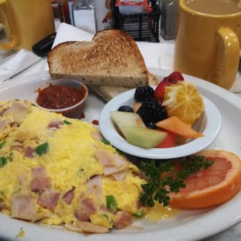 La Mesa Bistro - Chef Pepe Omelette - Cafes Near Me - La Mesa, California