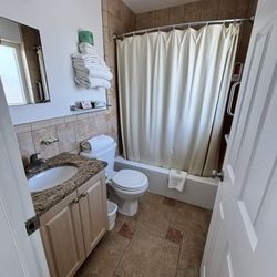 Page Terrace Beachfront Hotel - Bathroom