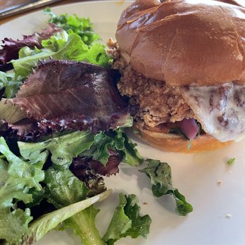 Viewpoint Brewing - Fried chicken sandwich - Breweries Near Me - Del Mar, California Viewpoint Brewing - Fried chicken sandwich - Breweries Near Me - Del Mar, California