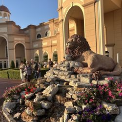 Sight & Sound Theatres - Branson - Lion and lamb