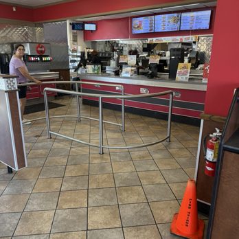 Hardee's - Burgers Near Me - Dothan, Alabama