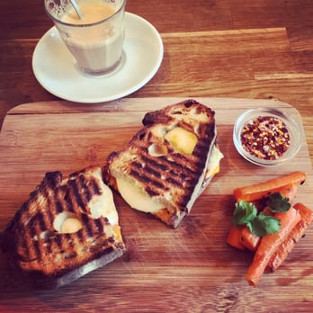 Café Oberkampf - The lost in cheeseland - Cafes Near Me - Paris, 75 Café Oberkampf - The lost in cheeseland - Cafes Near Me - Paris, 75