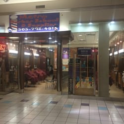 Metro Barber School - Entrance to the shop.