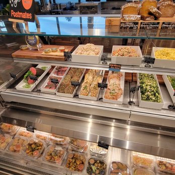 Erewhon - Grocery Near Me - Santa Monica, California