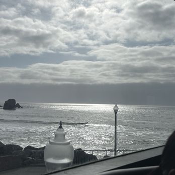 Moonraker Restaurant - Awesome view even on a cold day. - New American Near Me - Pacifica, California