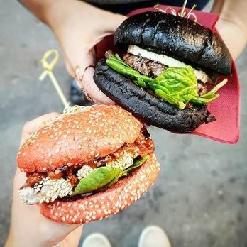 Baoli Bao - Red bun et Black bun - Burgers Near Me - Paris, 01
