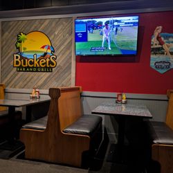 Buckets Bar And Grill - Inside Buckets Bar and Grill, Chesapeake