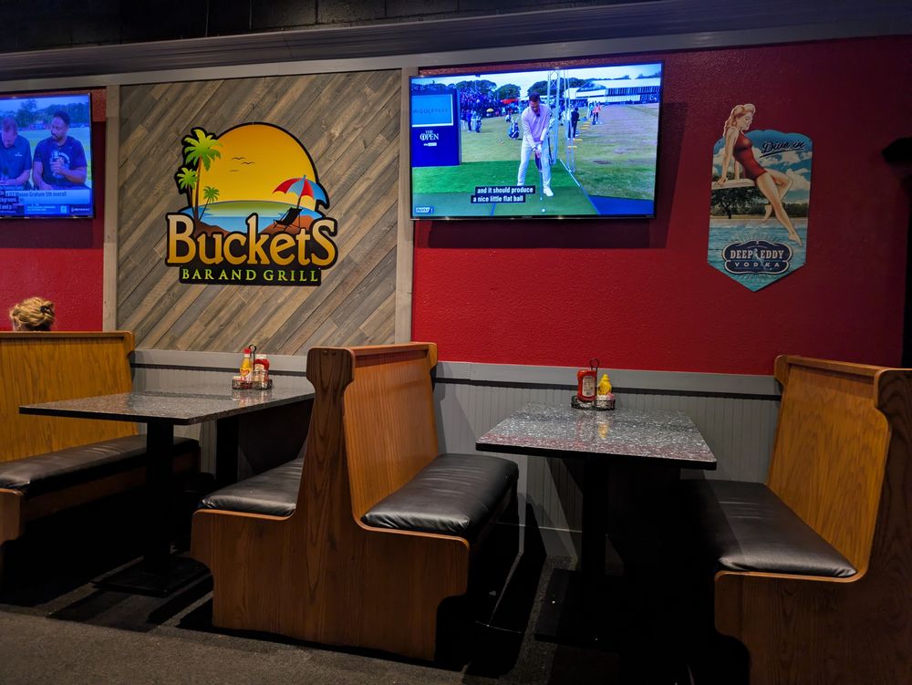 Buckets Bar And Grill
