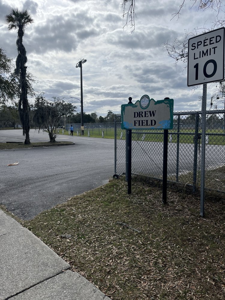 Drew Park Playground Image